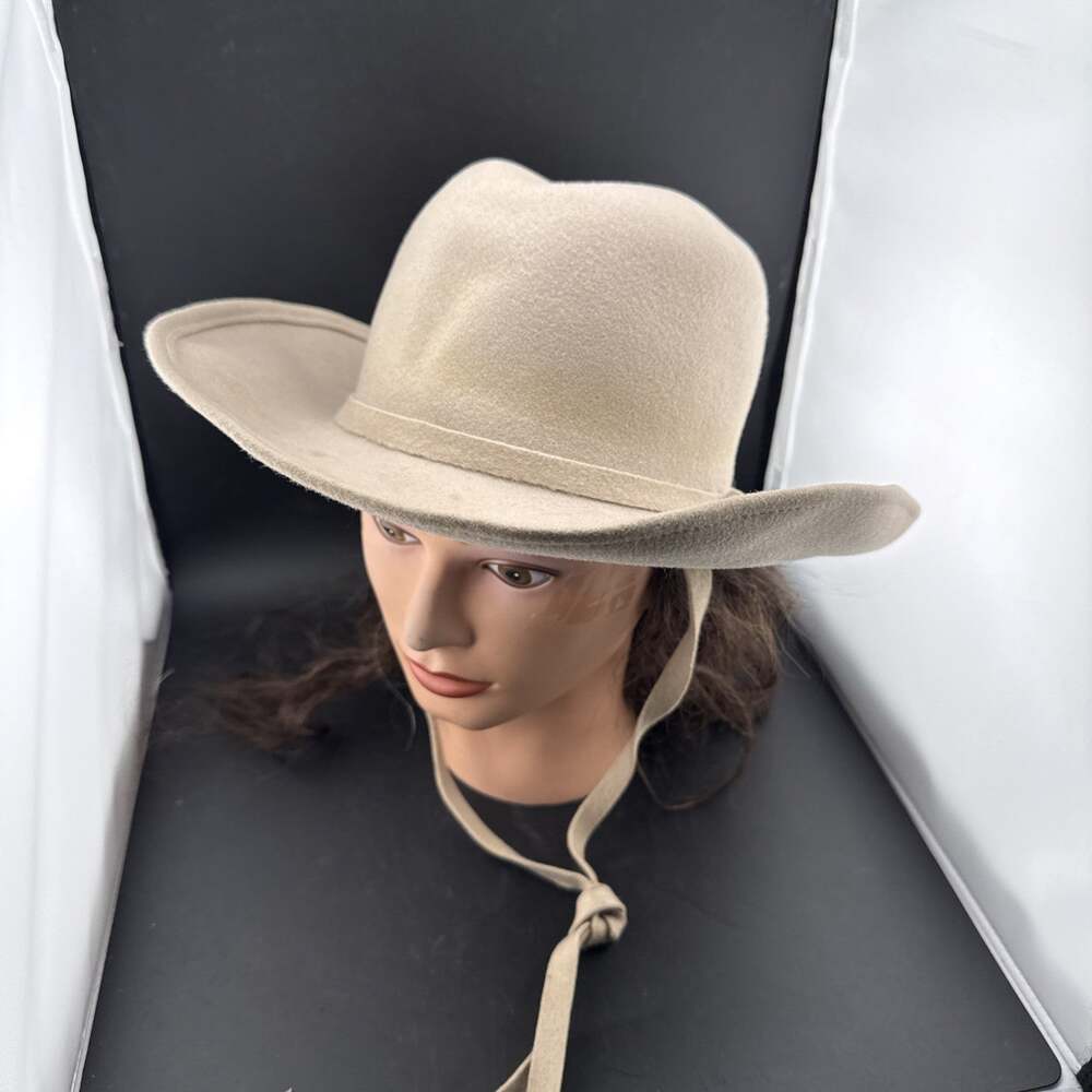 Vintage Ladies Hat Tan 100% Wool Peachfelt